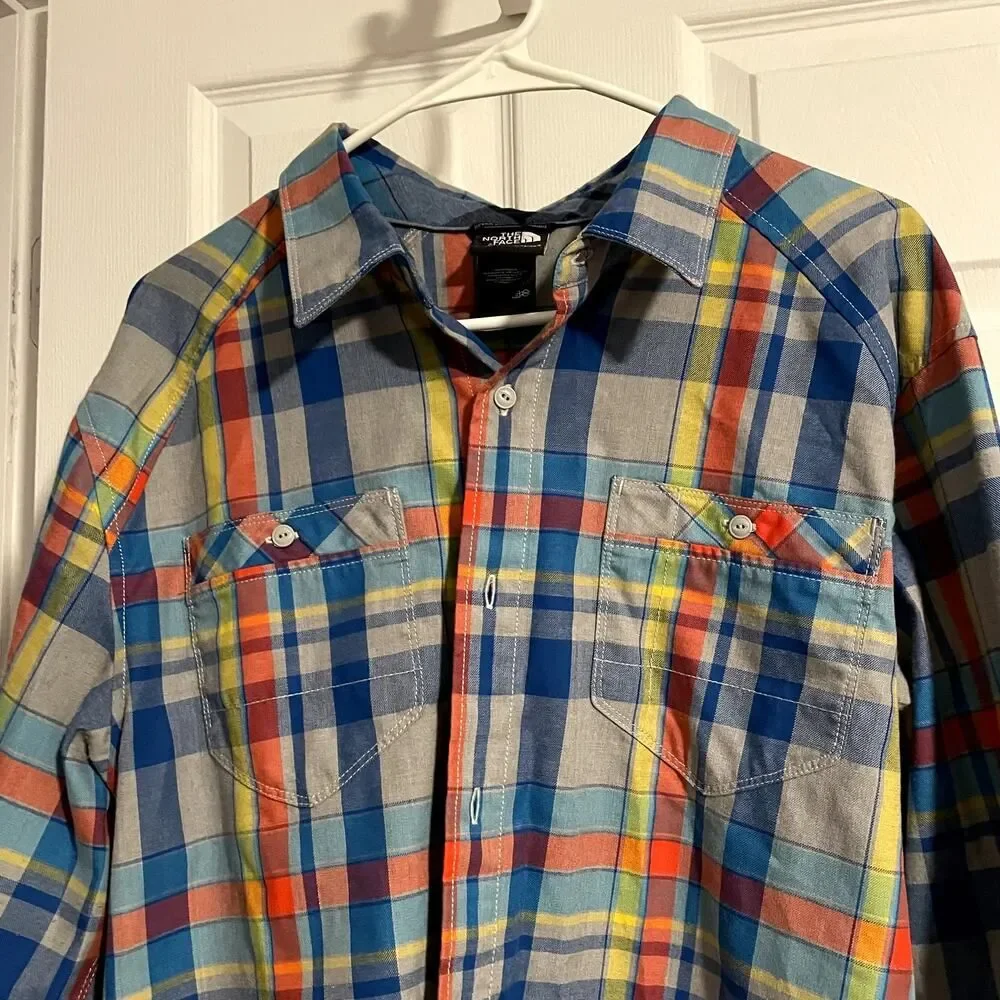 The North Face Men's Plaid Long sleeve Shirt Casual Button Down Size: Large